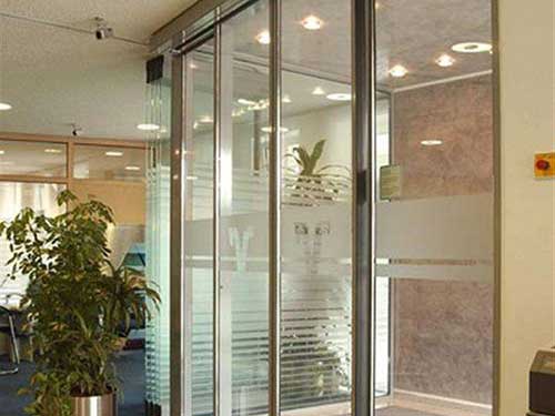 東莞感應(yīng)門:如何選擇感應(yīng)門的配置、您都記住了嗎