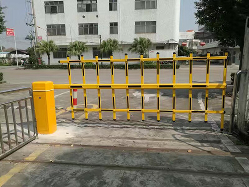 小區(qū)車輛識(shí)別道閘